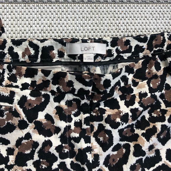 Loft Leopard Cropped Pants! 🐆 - Picture 5 of 6